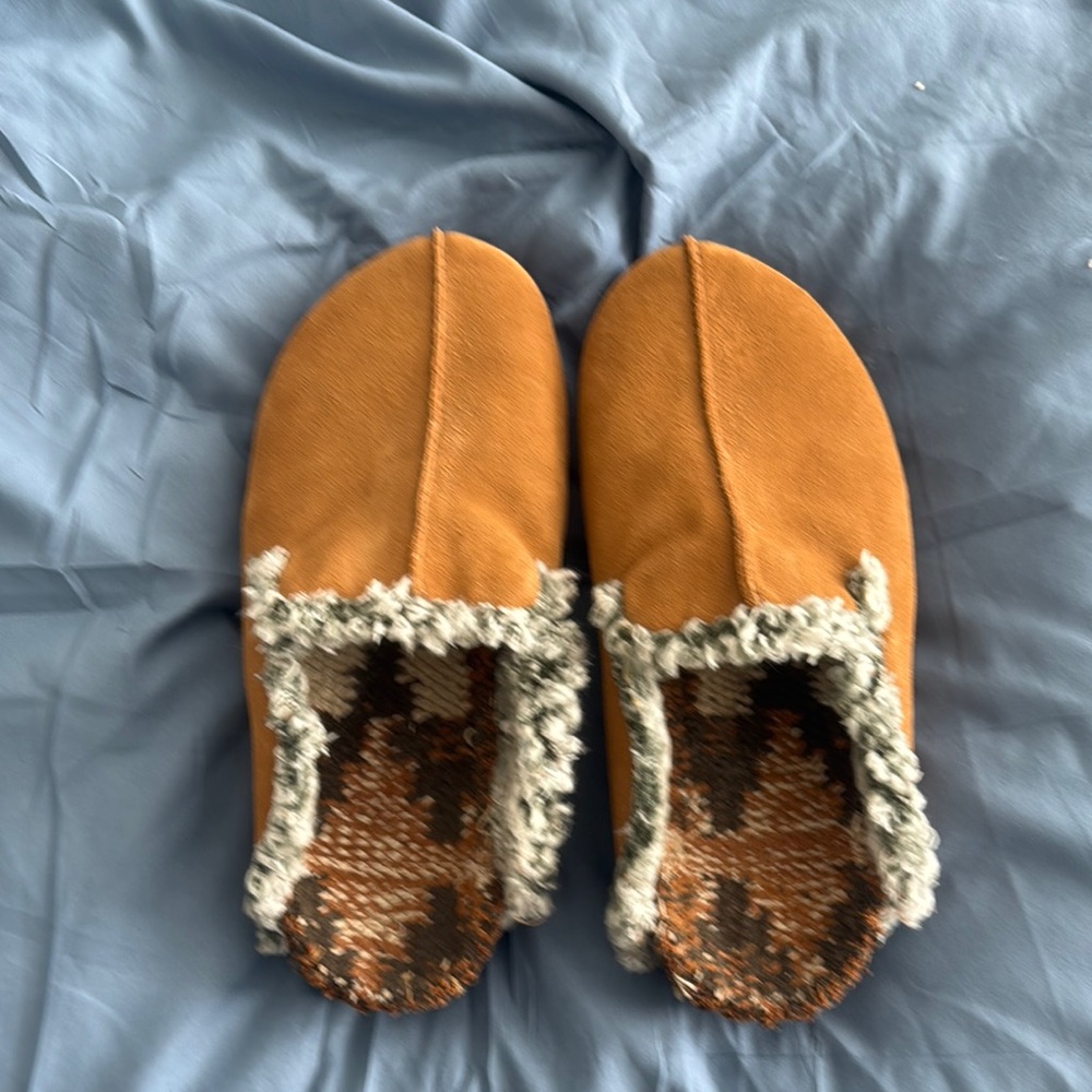 Cozy Brown Slippers with Fleece Lining
